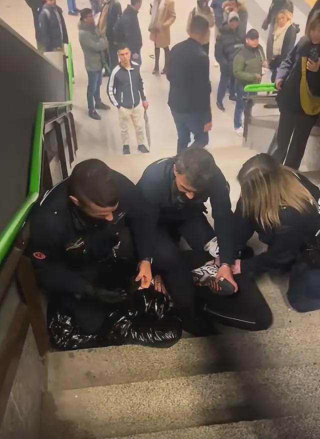 意大利小偷狂抢中国旅游团,报警后当地警察称管不了(视频/组图) - 19