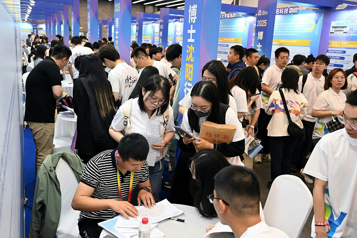 全球博士学位通胀,中国十年翻倍至60万,各界呼吁培养“产业博士”(组图) - 3
