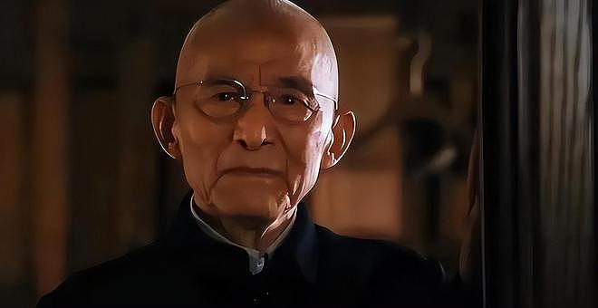 游本昌宣誓入党，92岁近况曝光：坐轮椅、人暴瘦，身体状况引热议（组图） - 7