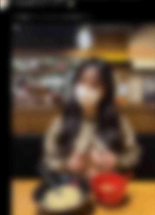 大阪万博变“成人片场”？日本网红公然“掀裙露底”，网友怒吼：快逮捕她！（组图） - 4