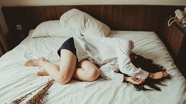 爱妻罹癌过世！狼父“兽性大发”数度性侵小女儿，姊姊以为她说谎（图） - 1
