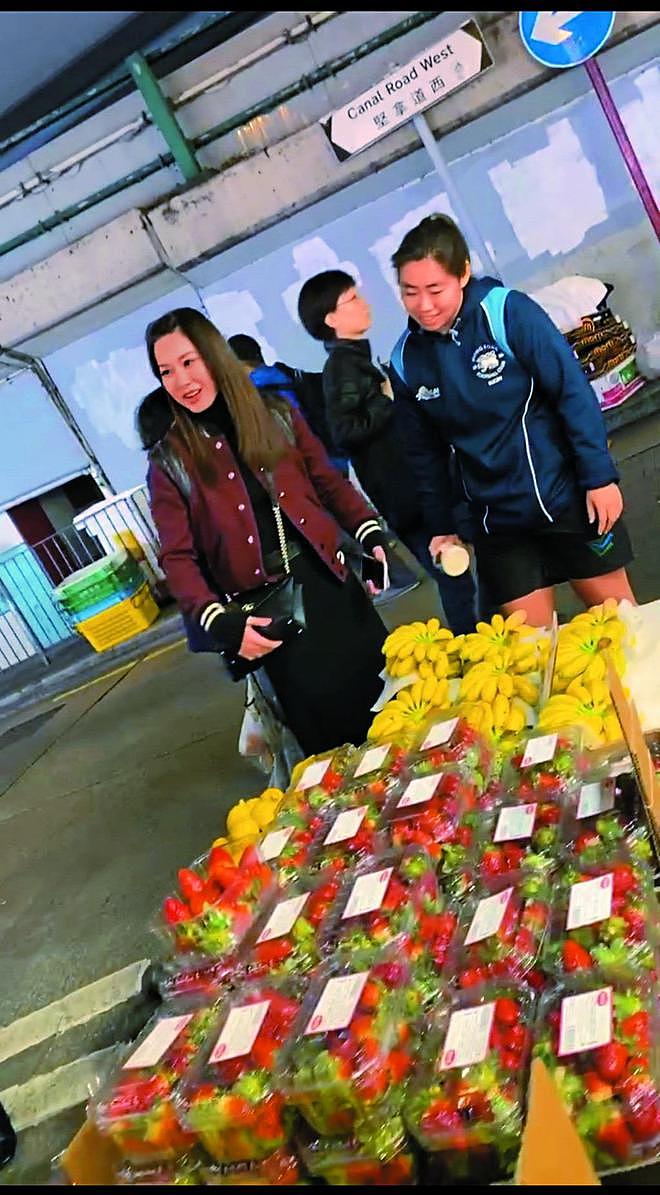 TVB花旦徐子珊退圈6年低调回港，菜市场砍价成普通师奶，疑已结婚（组图） - 1
