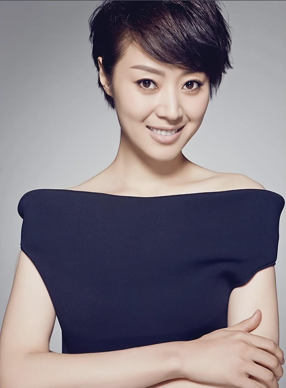 陪睡上位？被曝插足五婚大导演婚姻成“小三”，“性感欲女”宋佳早已隐婚（组图） - 6
