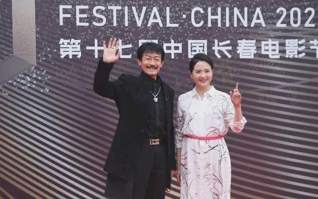 香港影坛最后一位全才：捧红成龙、王家卫，却历经人生悲苦（组图） - 32