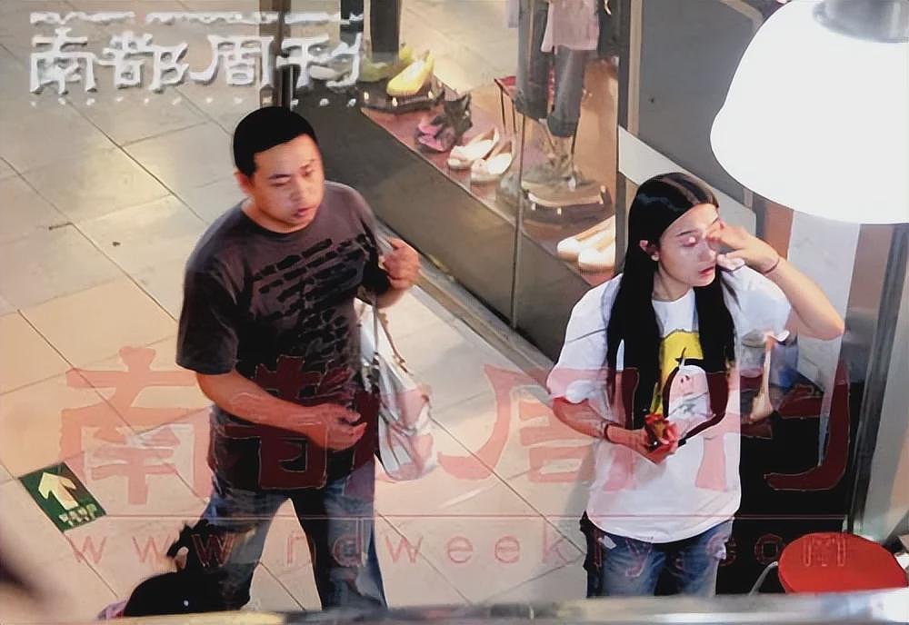 陪睡上位？被曝插足五婚大导演婚姻成“小三”，“性感欲女”宋佳早已隐婚（组图） - 25