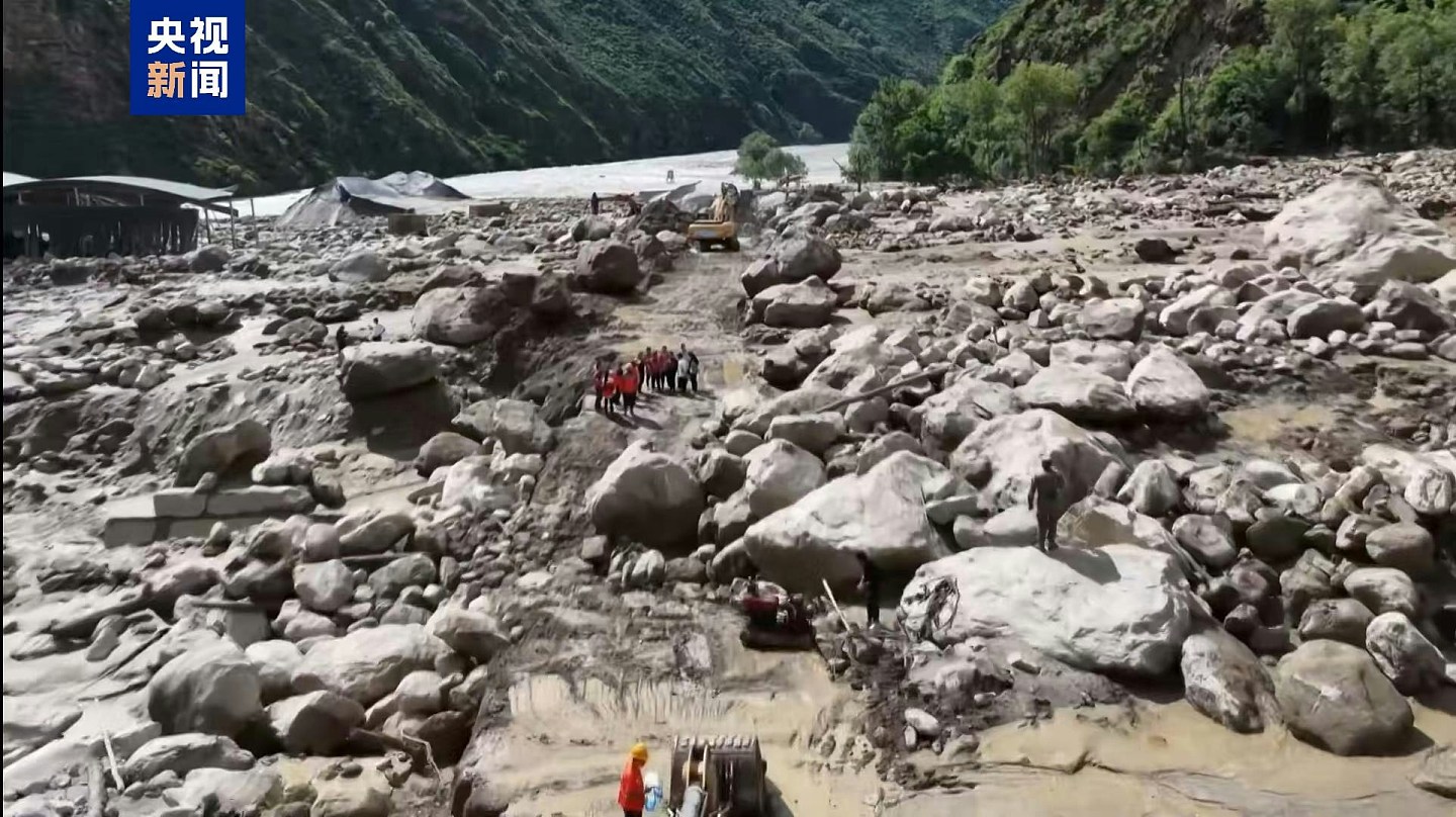 四川多地发生泥石流房屋倒塌，雅安有人员被埋，3死2失踪（视频/组图） - 8