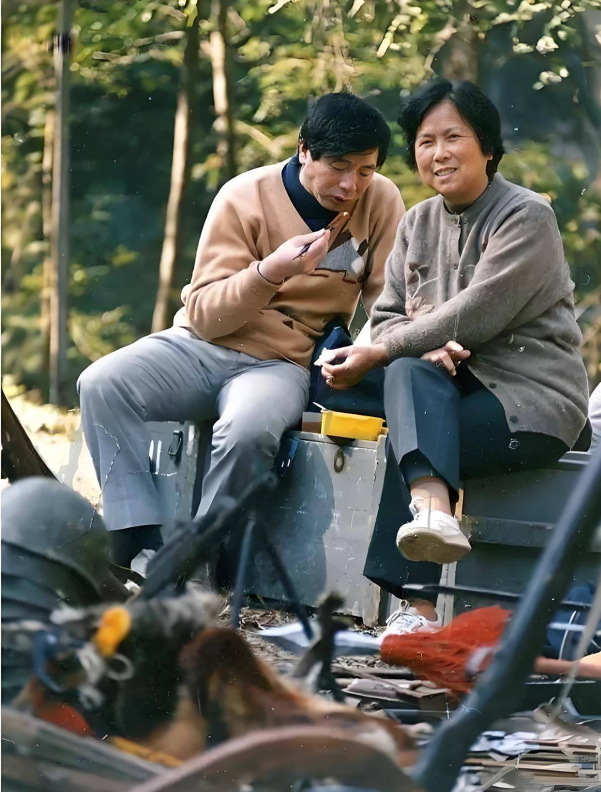 他是央视高级摄像，是名导杨洁的小丈夫，以特殊方式怀念亡妻（组图） - 18