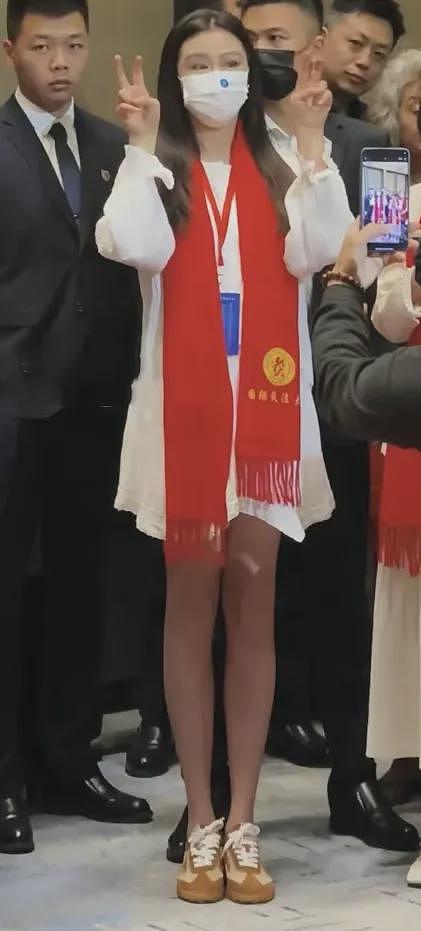 58岁王祖贤加拿大做义工被偶遇！ 发福走样， 颜值暴跌？ 网友吵翻了…（组图） - 25