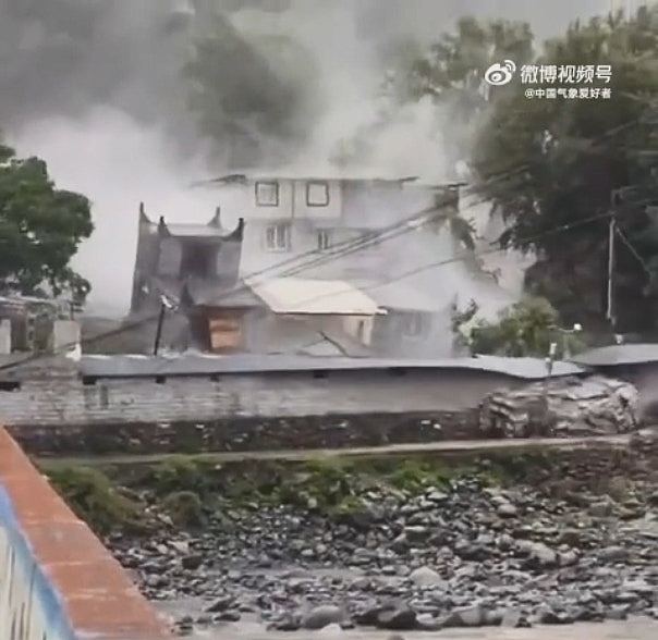 四川多地发生泥石流房屋倒塌，雅安有人员被埋，3死2失踪（视频/组图） - 6