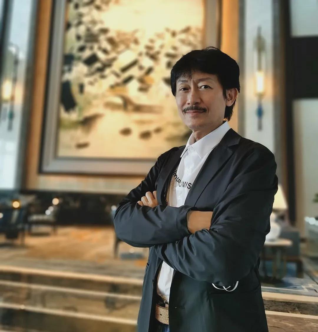 香港影坛最后一位全才：捧红成龙、王家卫，却历经人生悲苦（组图） - 38
