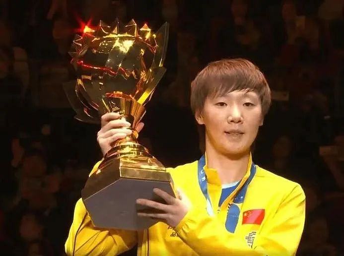 【情感】王曼昱背后的男人火了!靠卖肉夹馍供女儿打球,家才是她“不被打垮”的底气(组图) - 9