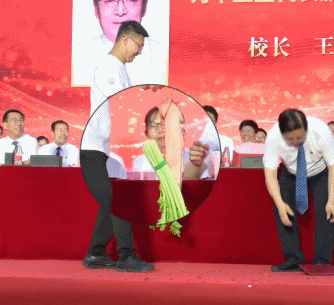 全网最能给人情绪价值的男人,大学生一刷他视频就笑到停不下(组图) - 31