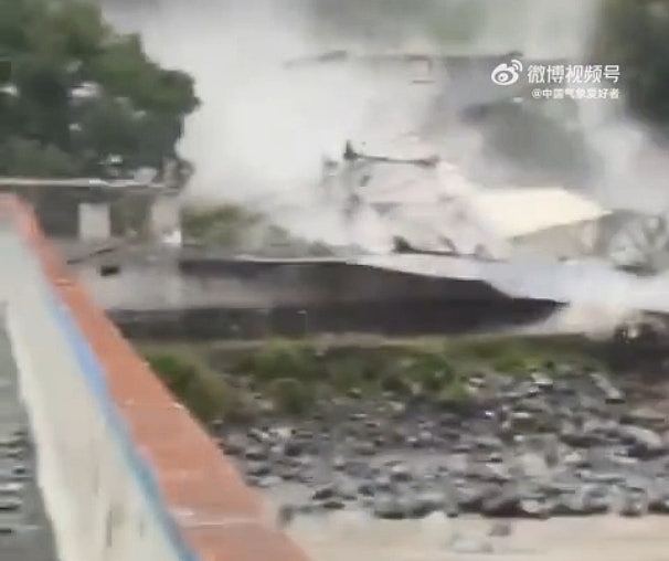 四川多地发生泥石流房屋倒塌，雅安有人员被埋，3死2失踪（视频/组图） - 2