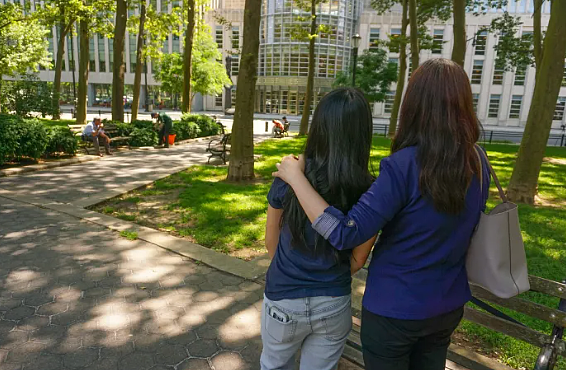 华裔夫妻移民纽约，干餐馆工资低，一次只能申请一个庇护！丈夫被抓妻子成为公民（组图） - 2
