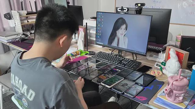 “回不去的体面”:失业浪潮下中国年轻人为何“假装上班”(组图) - 6