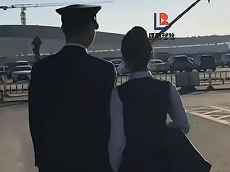 南航31岁机长坠亡事件：到底是什么让他千疮百孔？（组图） - 1