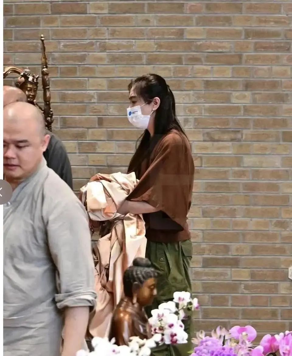 58岁王祖贤加拿大做义工被偶遇！ 发福走样， 颜值暴跌？ 网友吵翻了…（组图） - 5