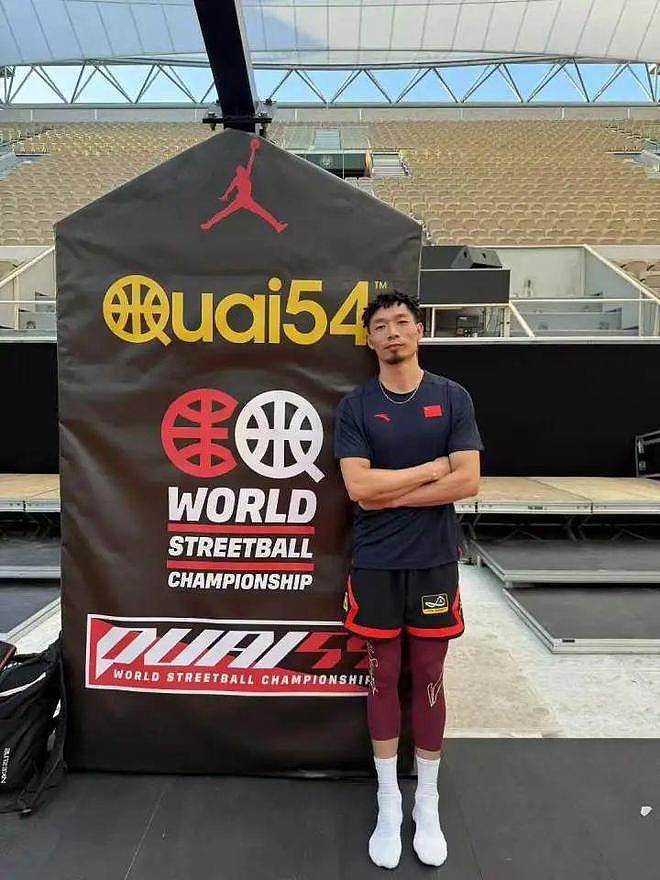 杭州39岁“星爷”,成中国第一人!穿鞋1米76,拿下世界顶级扣篮赛冠军(视频/组图) - 4