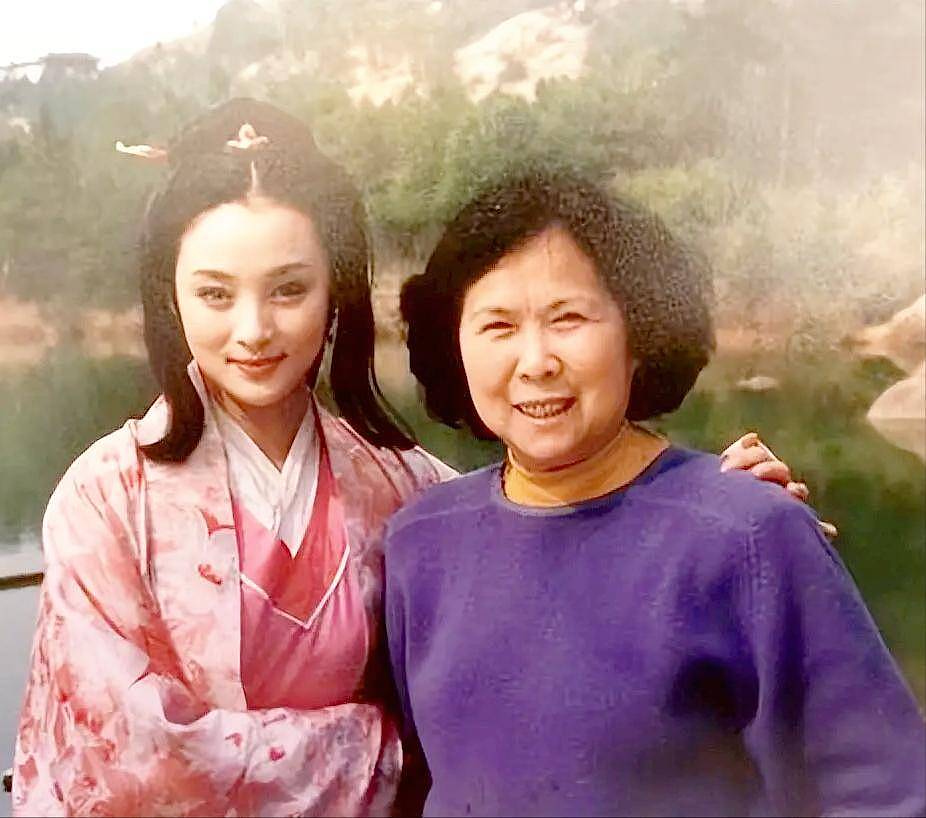 他是央视高级摄像，是名导杨洁的小丈夫，以特殊方式怀念亡妻（组图） - 17