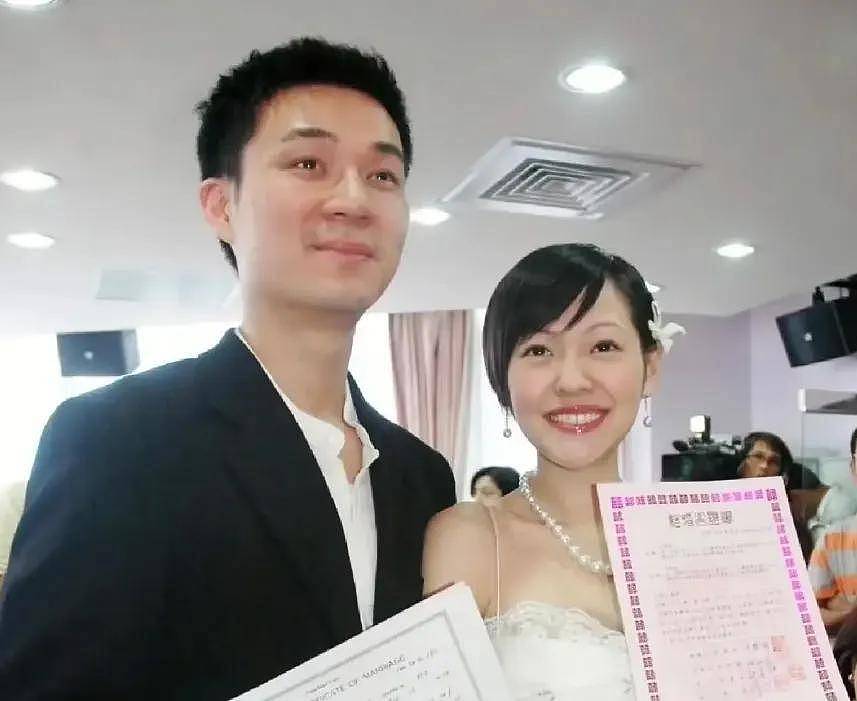 小S冠夫姓引热议,怀了孕才嫁进许家发誓生男孩,对着肚子叫大哥(组图) - 15
