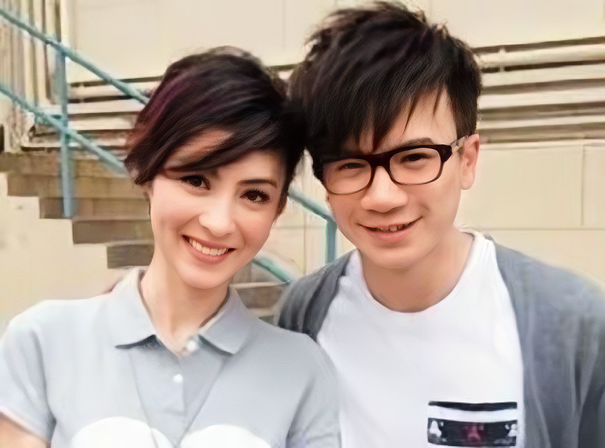 香港知名歌手疑因出轨结束四年恋情，女友连夜搬出爱巢，曾被曝亲密吻照（组图） - 11