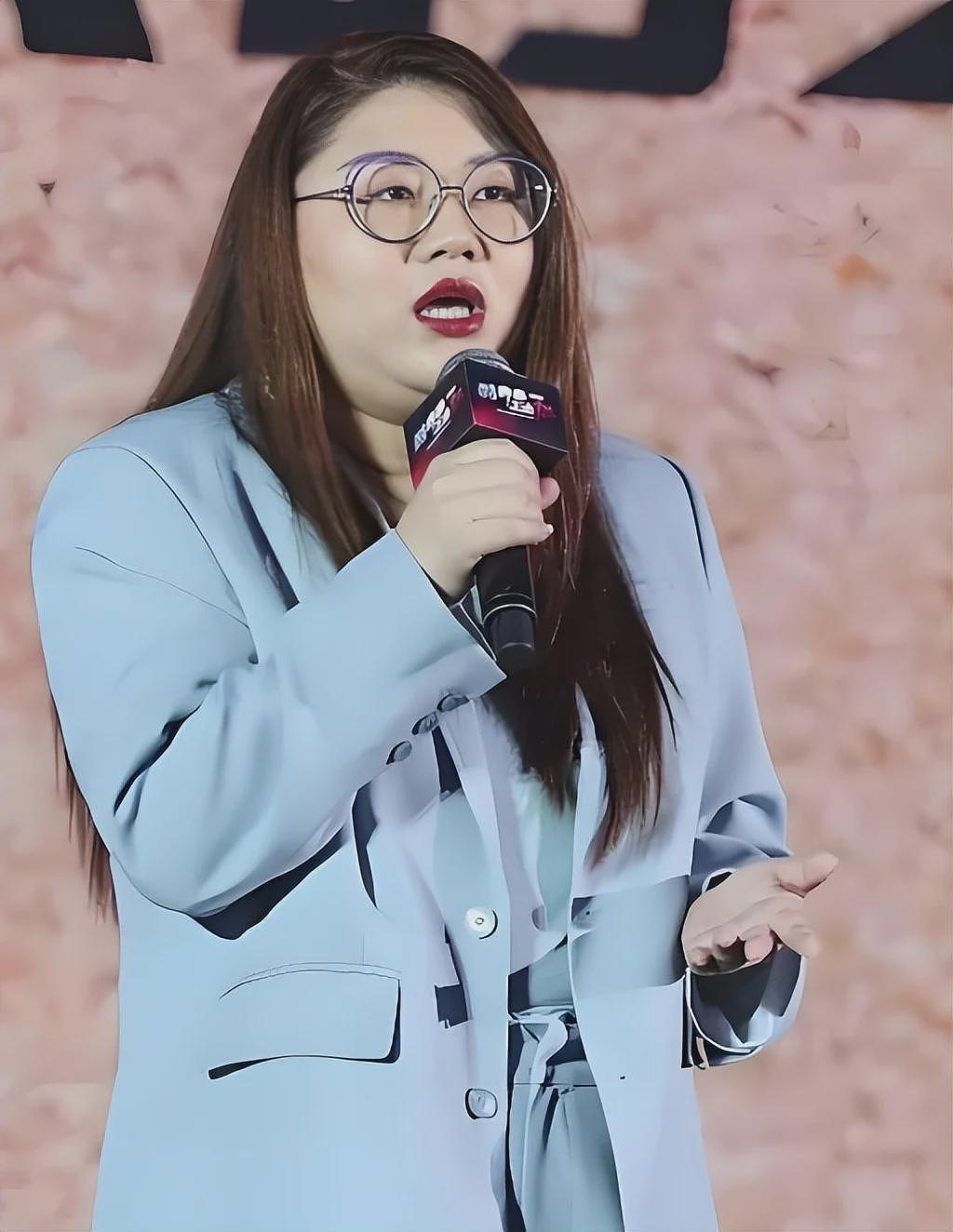 陪睡上位？被曝插足五婚大导演婚姻成“小三”，“性感欲女”宋佳早已隐婚（组图） - 13