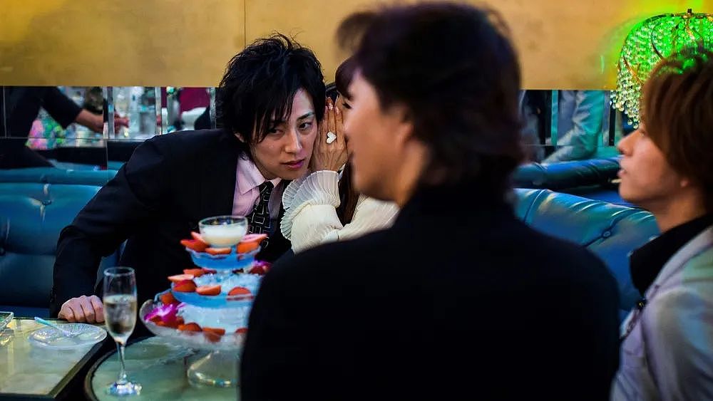 为什么日本女性宁愿负债也要找牛郎？（组图） - 1