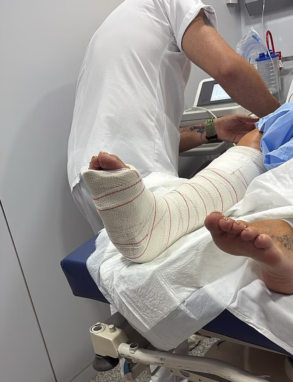 吓惨！波音客机起飞爆一声巨响，乘客开始疯狂逃命，爬行尖叫，从机翼跳下，多人严重受伤（视频/组图） - 4