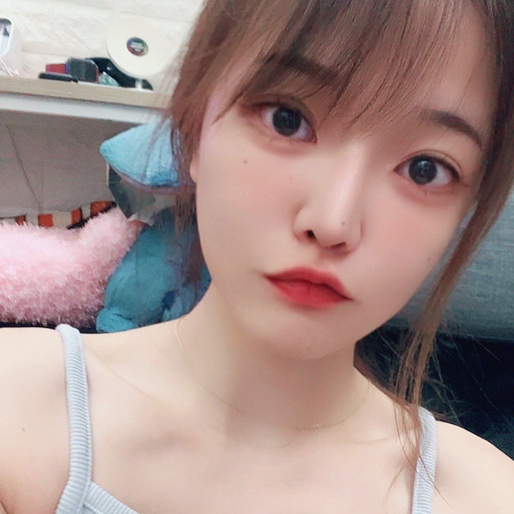 爸爸不工作整天看AV，家被烧成灰，日本Cosplay女神地狱般的过去（组图） - 10