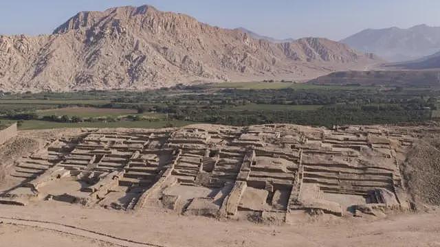 考古学家发现秘鲁3500年古城市遗迹(组图) - 1