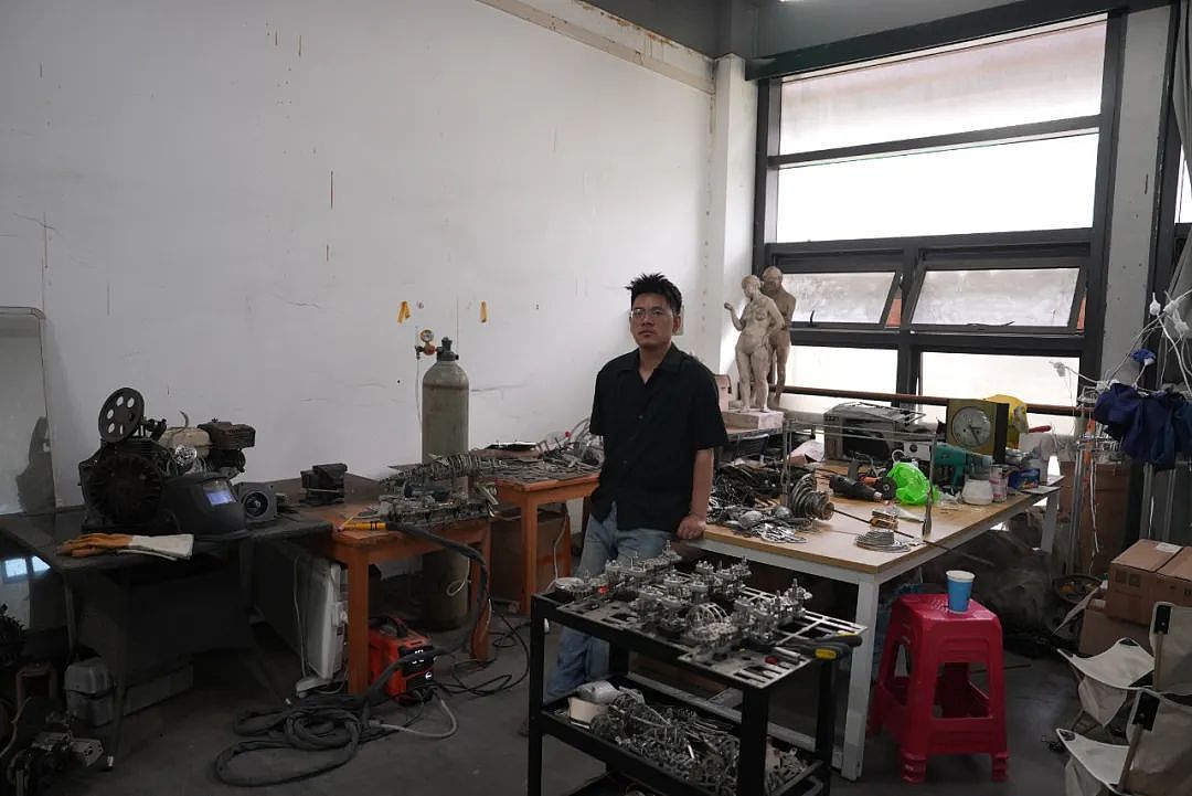 2025毕业季最大黑马：32岁硕士毕业，作品一周爆火（组图） - 4