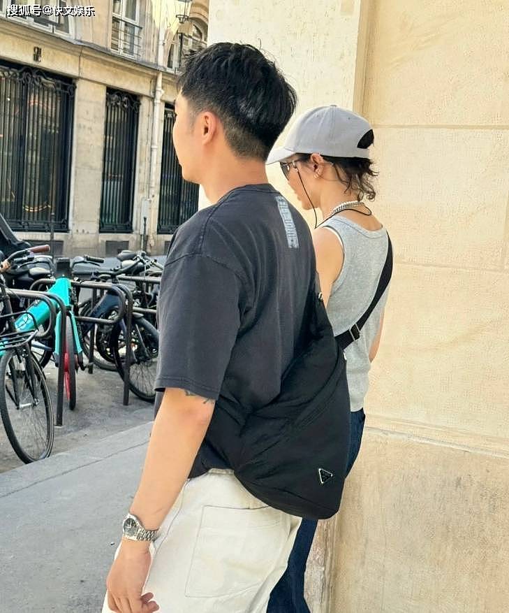 60岁张曼玉现身巴黎歌剧院，侧身照少女感满满...（组图） - 1