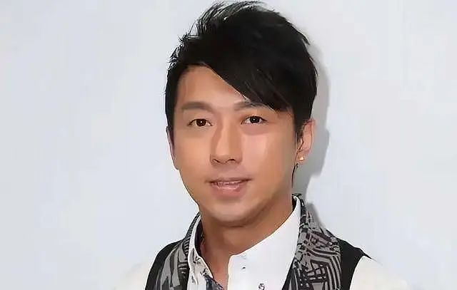 TVB前知名男星移民失败，妻子患罕见癌离世（组图） - 1