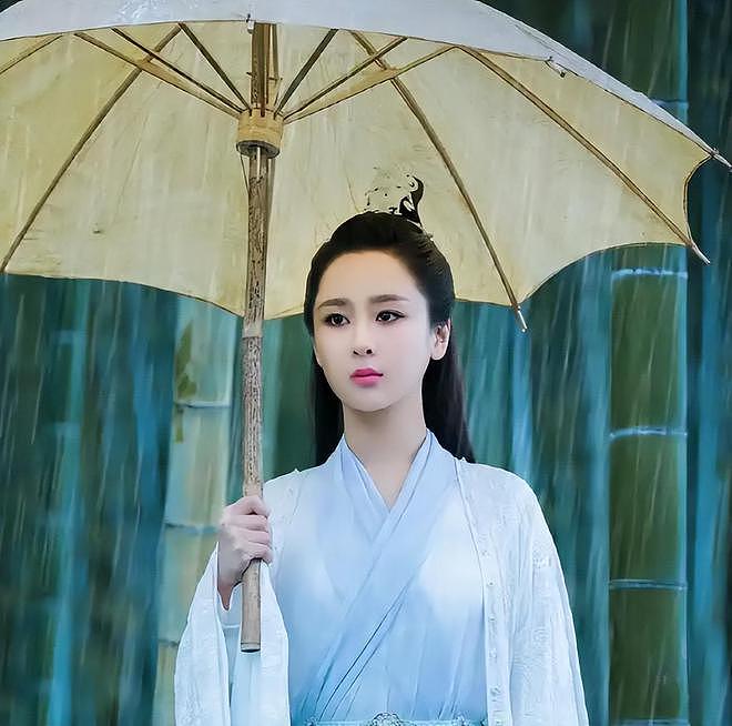 分道扬镳7年，再看杨紫与秦俊杰如今境遇，才知什么叫“顶峰相见“（组图） - 4