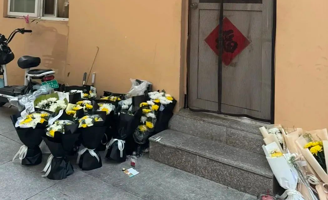 青岛某大学热死门卫大爷后紧急装空调？被全校学生怒骂破防的样子太好笑！（组图） - 6