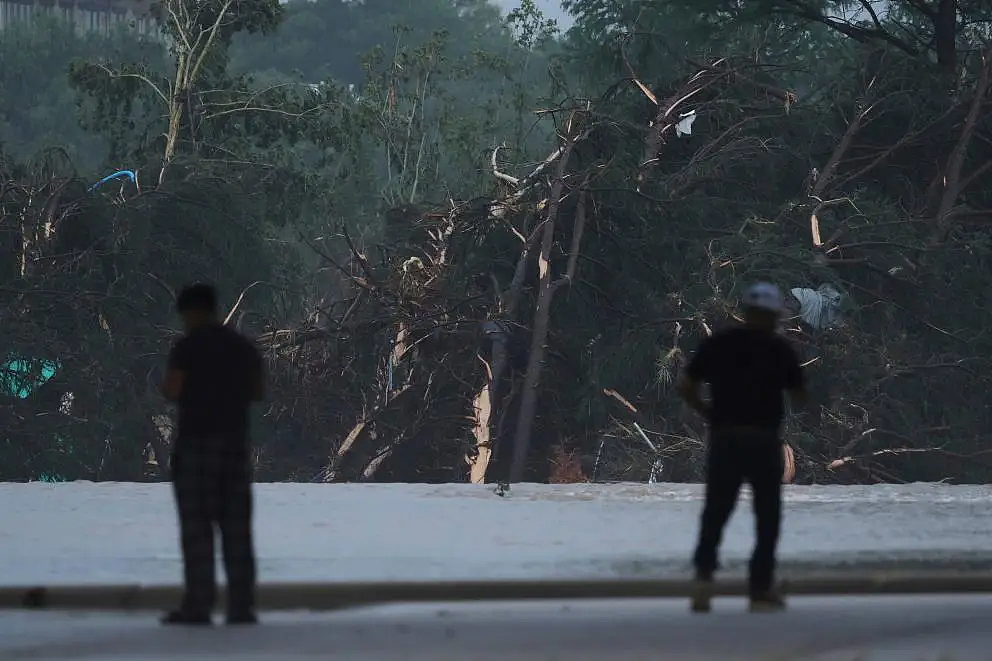美国得州特大洪水已致80人死亡！儿童夏令营凌晨被冲垮死伤惨重，有孩子抱树求生经历地狱一夜…（组图） - 9