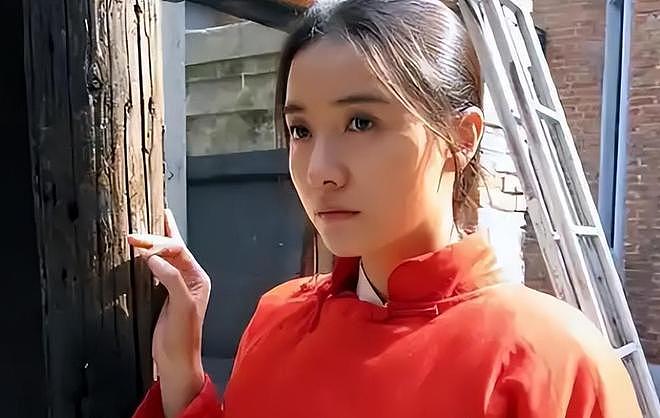 知三当三、陪睡上位、和五婚导演恋爱，宋佳的这些标签哪个是真的（组图） - 14