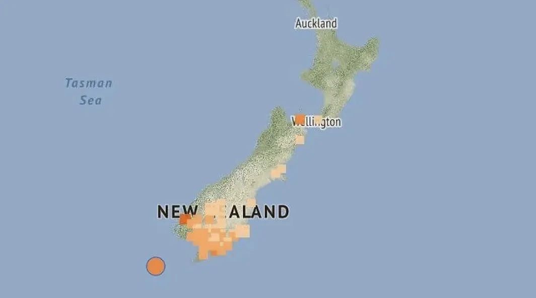 新西兰南岛6.0级地震，超千人震感明显；203名持工签者遭调查，卷入非法组织；流感13小时夺命，15岁赛车少女离世（组图） - 6