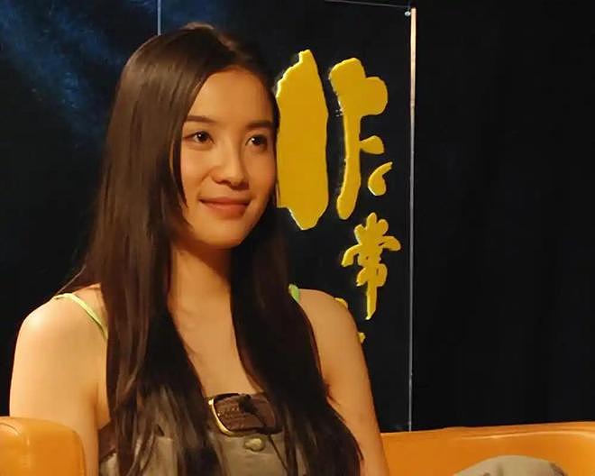 知三当三、陪睡上位、和五婚导演恋爱，宋佳的这些标签哪个是真的（组图） - 7