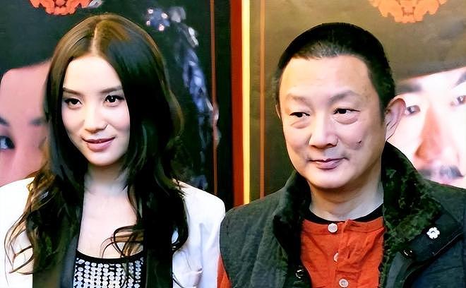 知三当三、陪睡上位、和五婚导演恋爱，宋佳的这些标签哪个是真的（组图） - 12