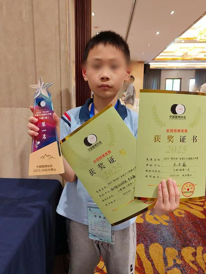 围棋少年坠亡父亲不认可“自杀”:警方最初认定意外坠楼(组图) - 12