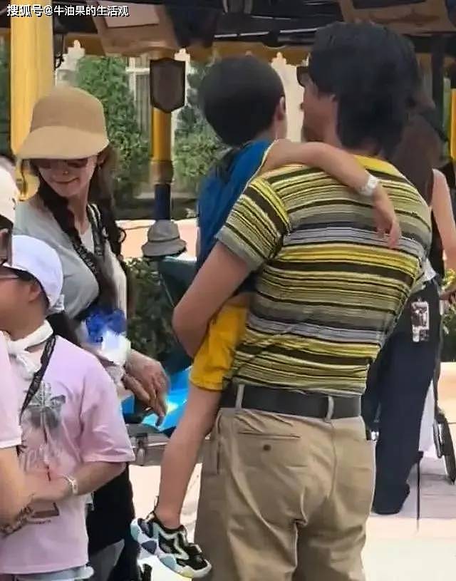 林志玲一家三口游环球影城,扎双麻花辫似少女,儿子颜值高像妈妈(组图) - 5