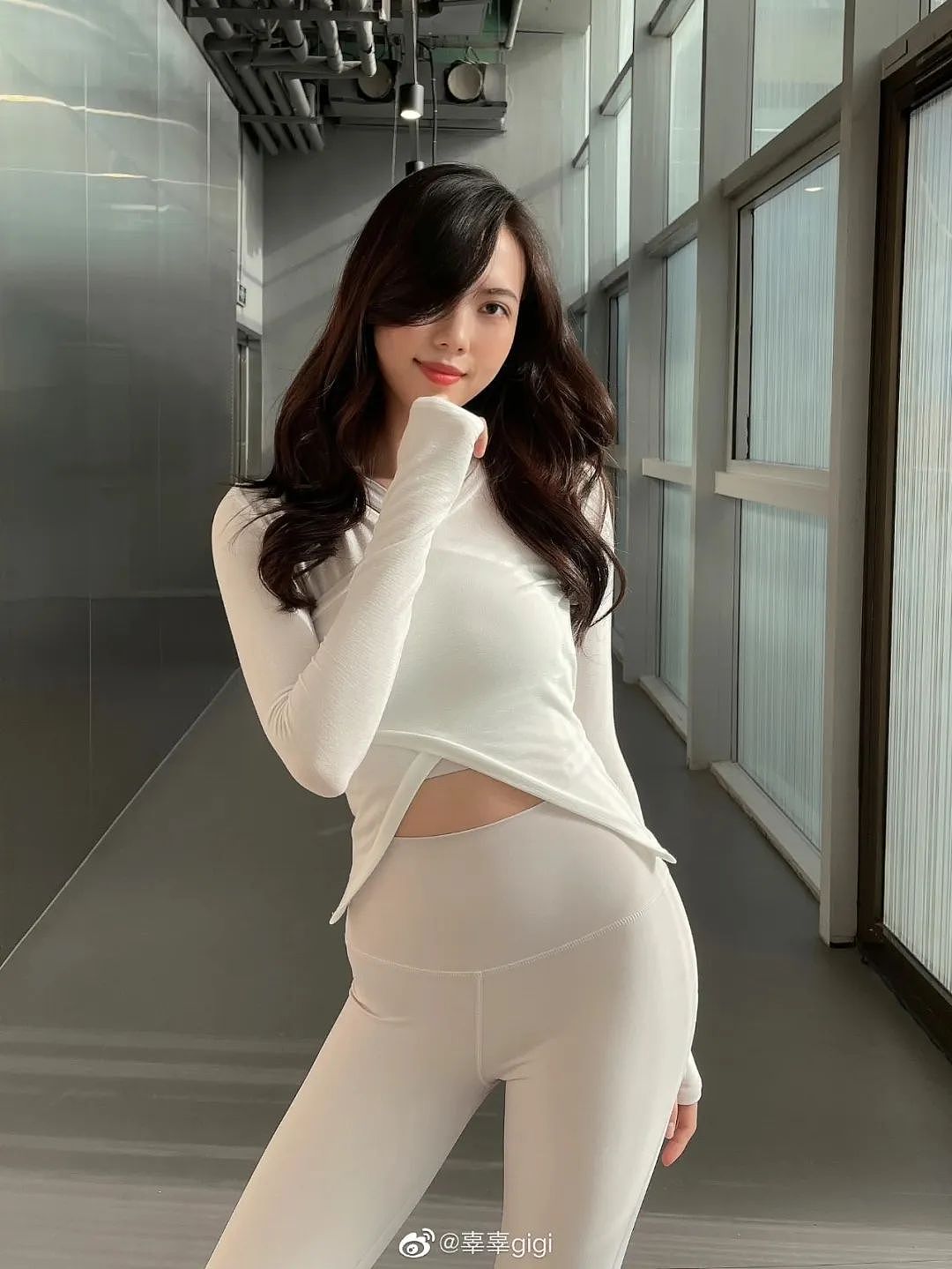 【美女】25岁“健身女神”又纯又欲,0.7的腰臀比果然不一般,网友:我心动了…(组图) - 4