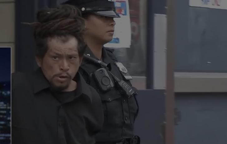 惊魂60秒！黑衣男子当街抢娃，父母只顾狂追+混合双打，差点把娃给忘了...（组图） - 6