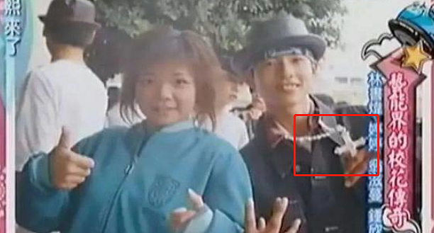 恭喜终于离婚！被老公骑身上家暴，心灰意冷转头爱女？（组图） - 11