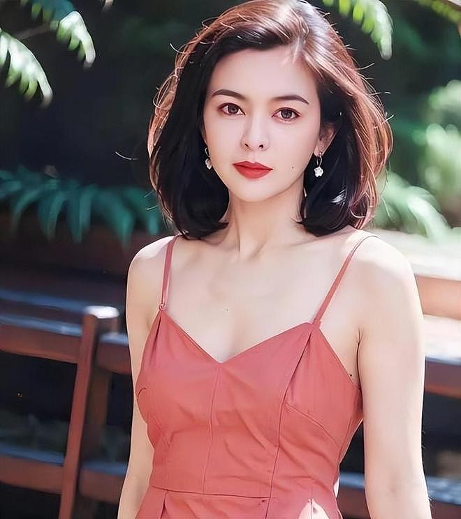 住上亿豪宅，经历5段情史，始终无儿无女，63岁的关之琳后悔了吗（组图） - 4