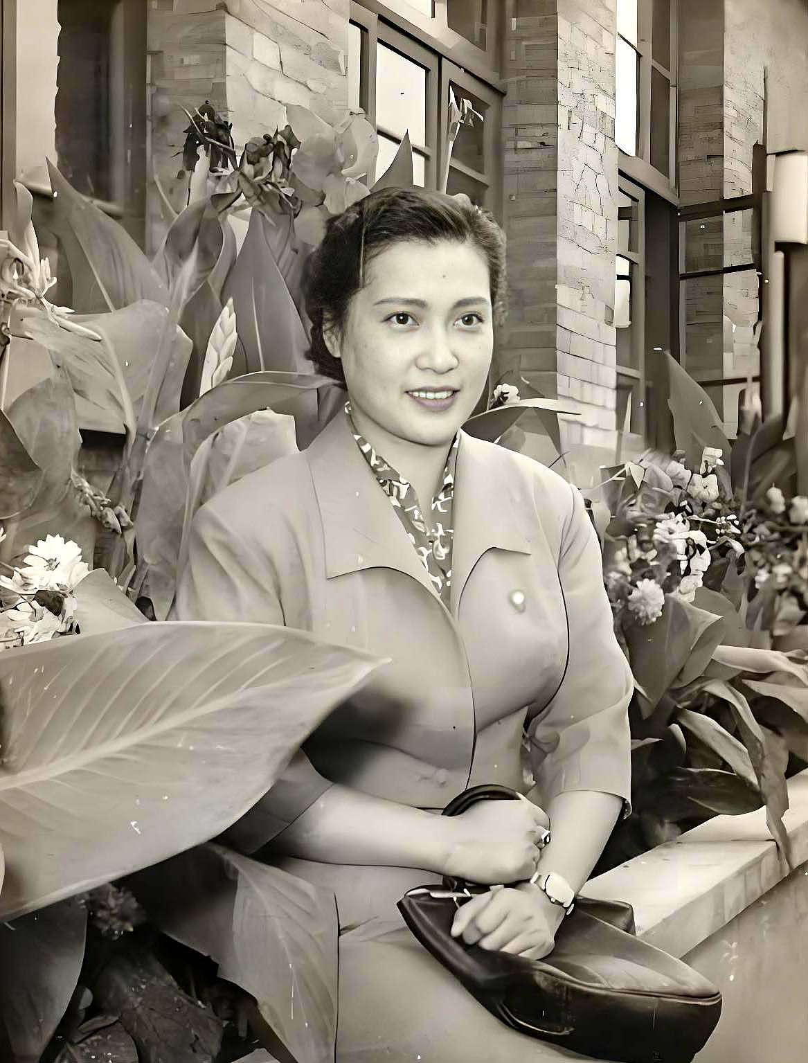 秦怡：再婚嫁金焰，一个屋檐下分居30年，婚姻催泪（组图） - 24