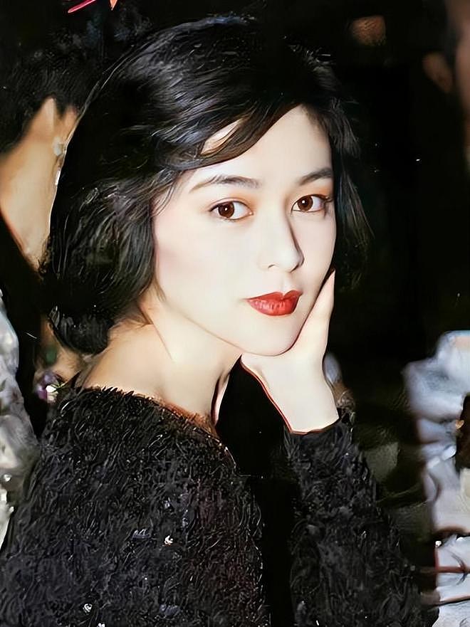 住上亿豪宅，经历5段情史，始终无儿无女，63岁的关之琳后悔了吗（组图） - 5