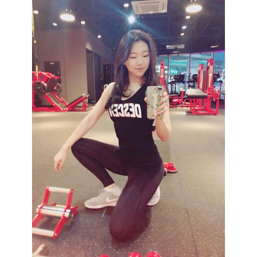 【美女】女生健身5年,身材能有多好?这大概就是所谓的性感标杆吧(组图) - 7