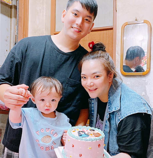 恭喜终于离婚！被老公骑身上家暴，心灰意冷转头爱女？（组图） - 28